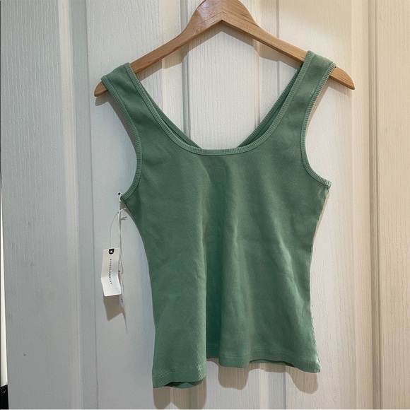 nwt Dailu Practice by Anthropologie Simone V-Neck Tank Top Moss Green Medium - Picture 2 of 6